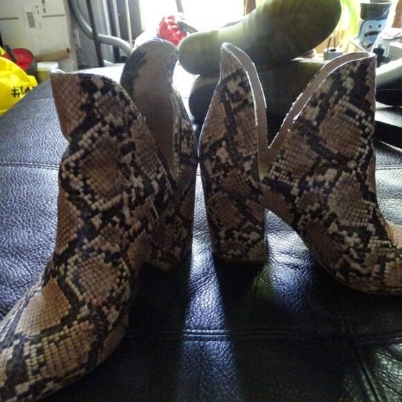 Steve Madden SNAKE SKIN LIKE ANKLE BOOTS - Picture 2 of 4